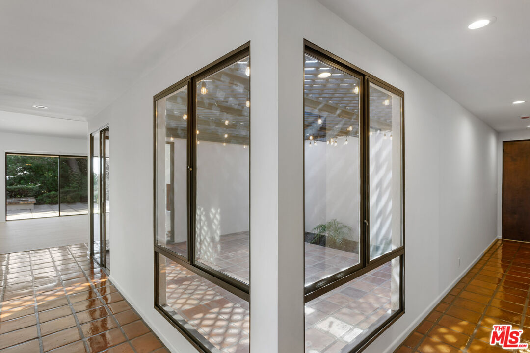 MLS #25561033 image #5