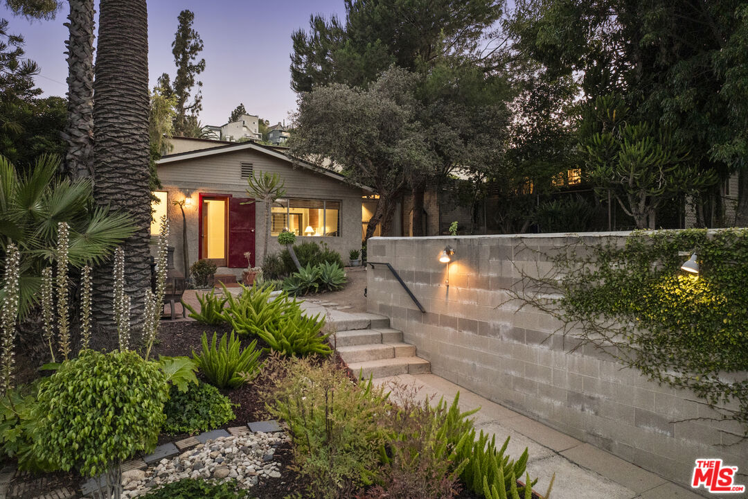 MLS #25561231 image #0