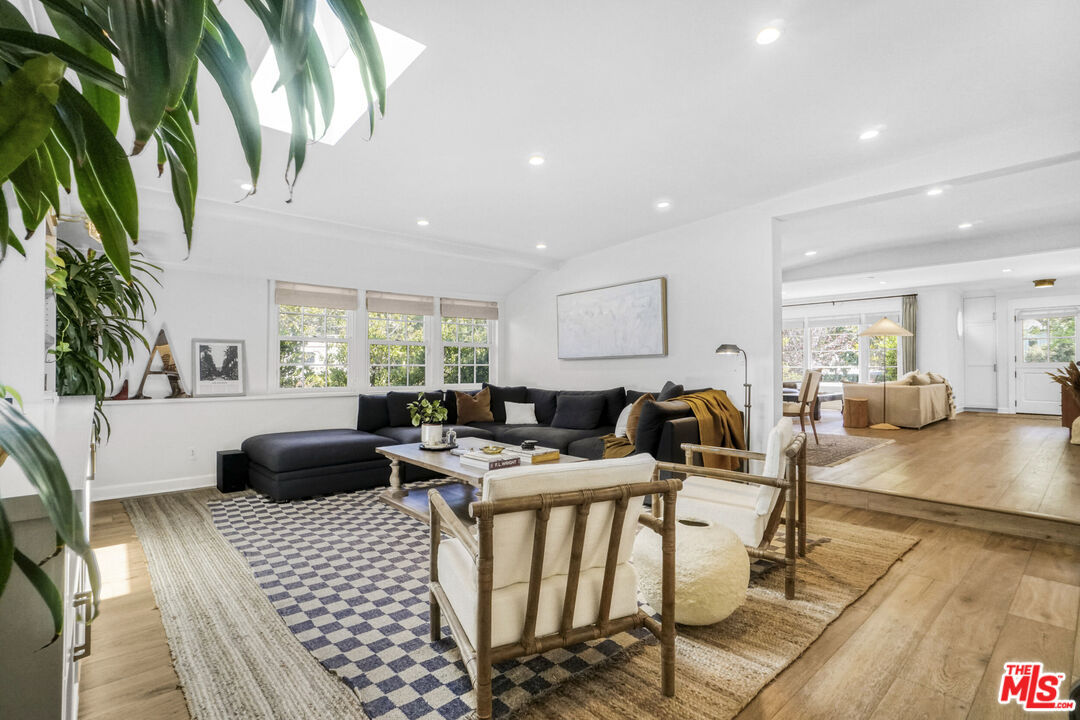 MLS #25561253 image #17