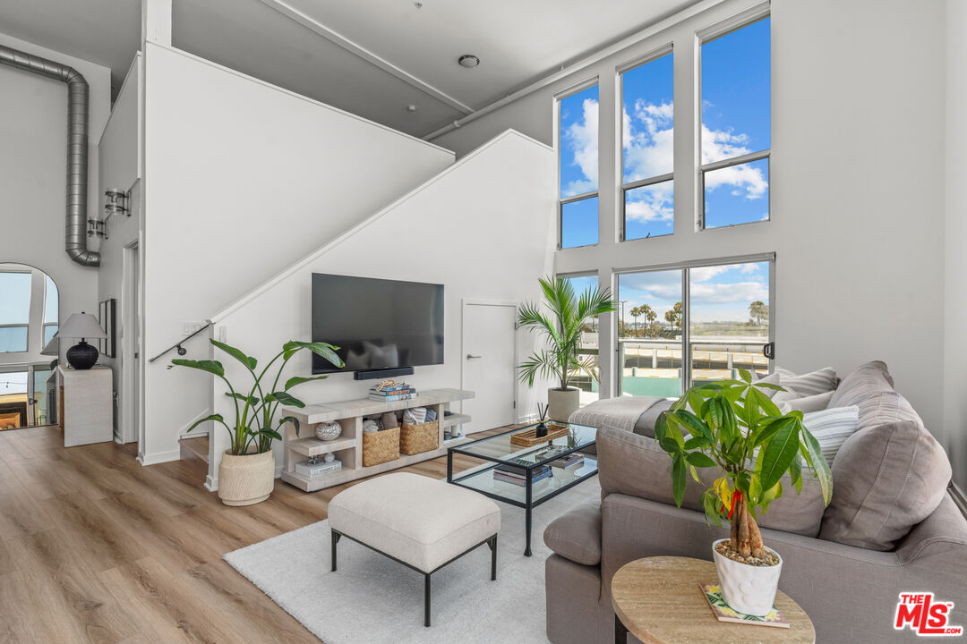 MLS #25561317 image #8