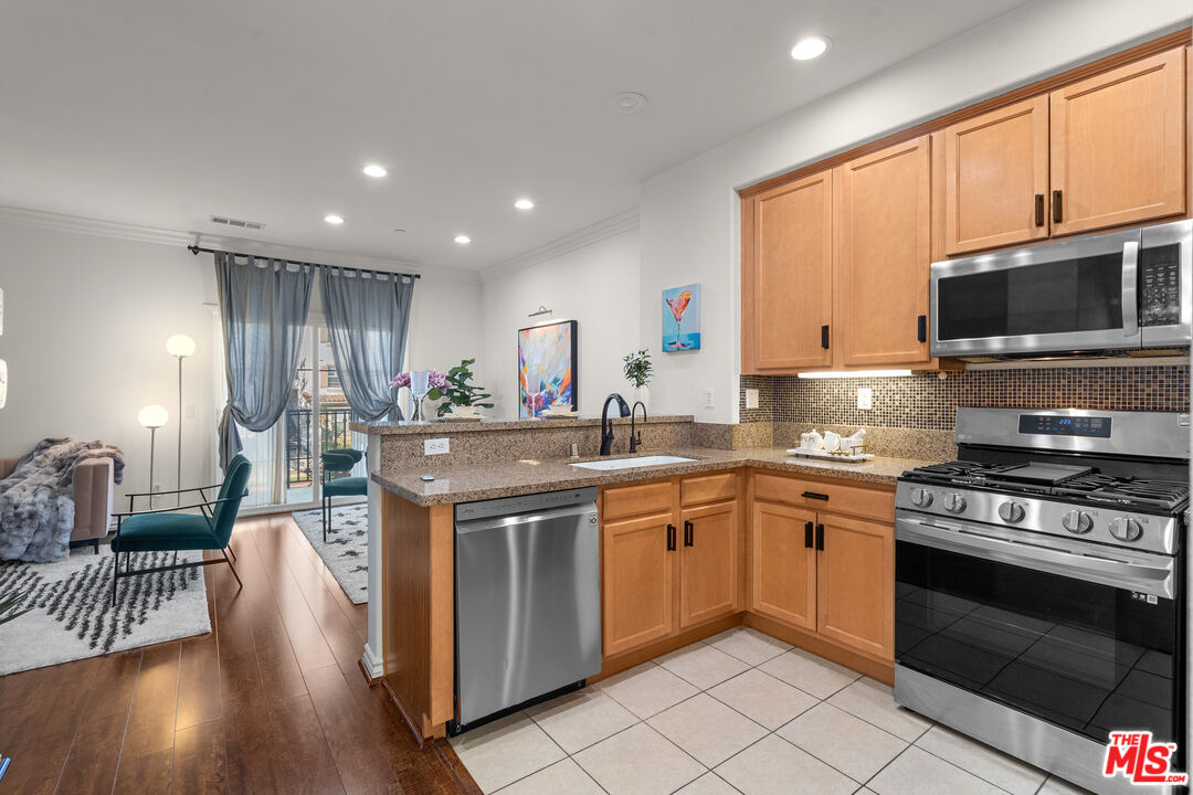 MLS #25561323 image #16