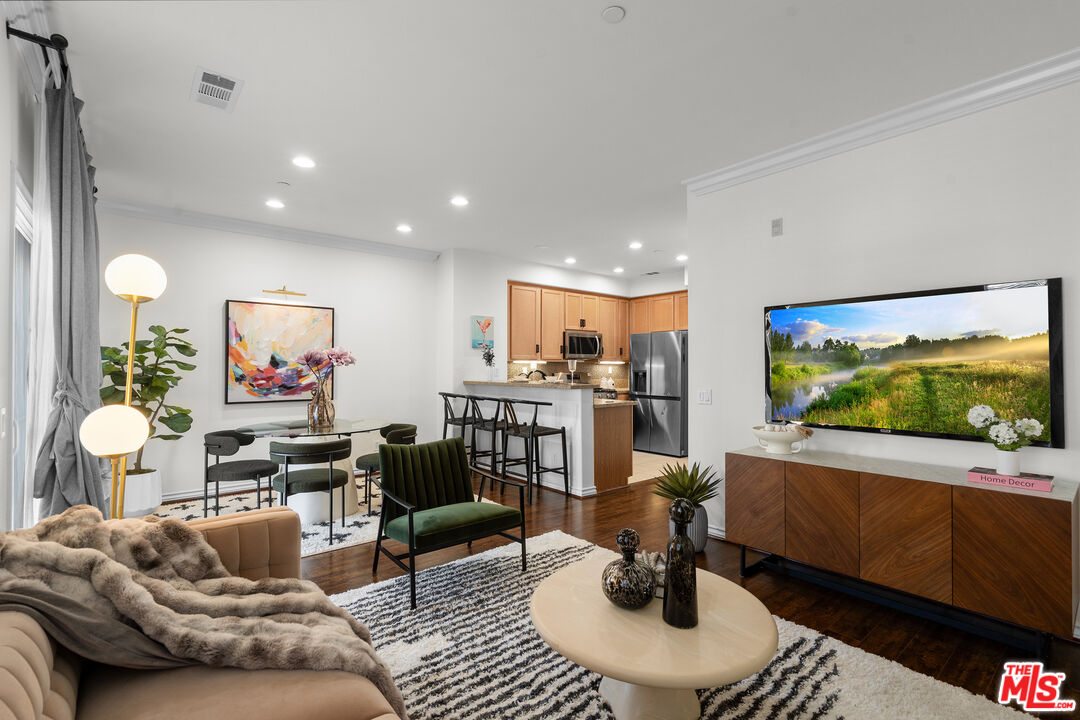 MLS #25561323 image #0