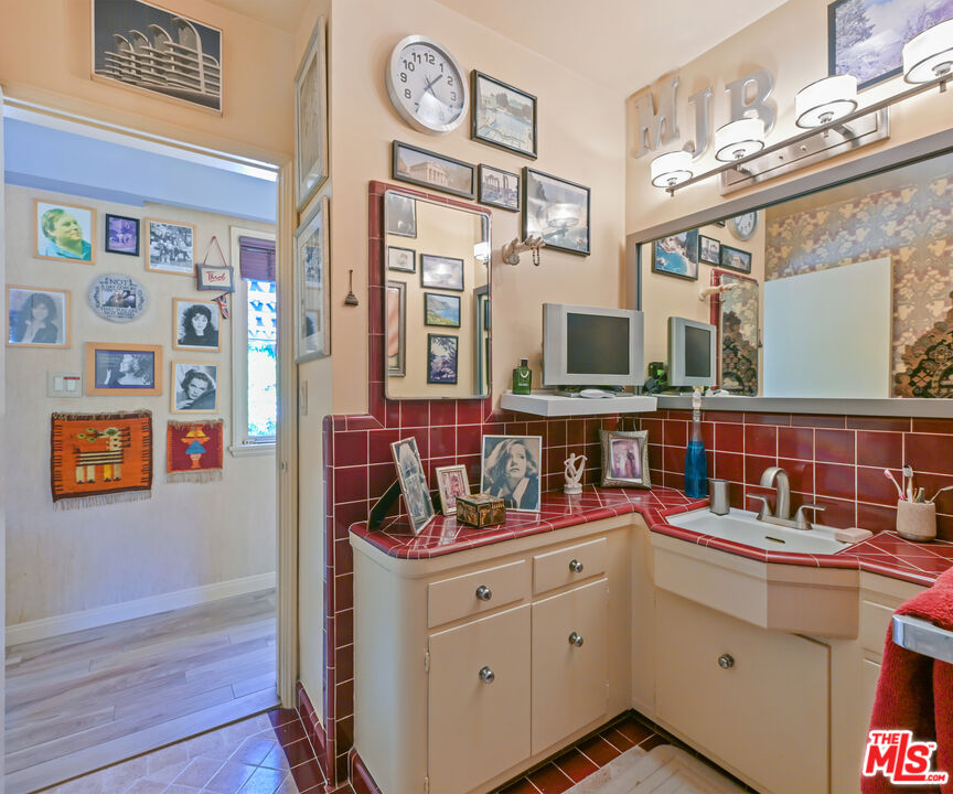 MLS #25561337 image #16