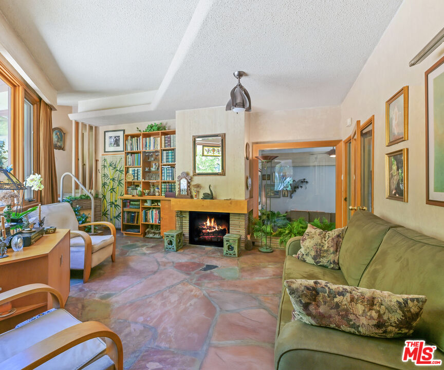 MLS #25561337 image #2