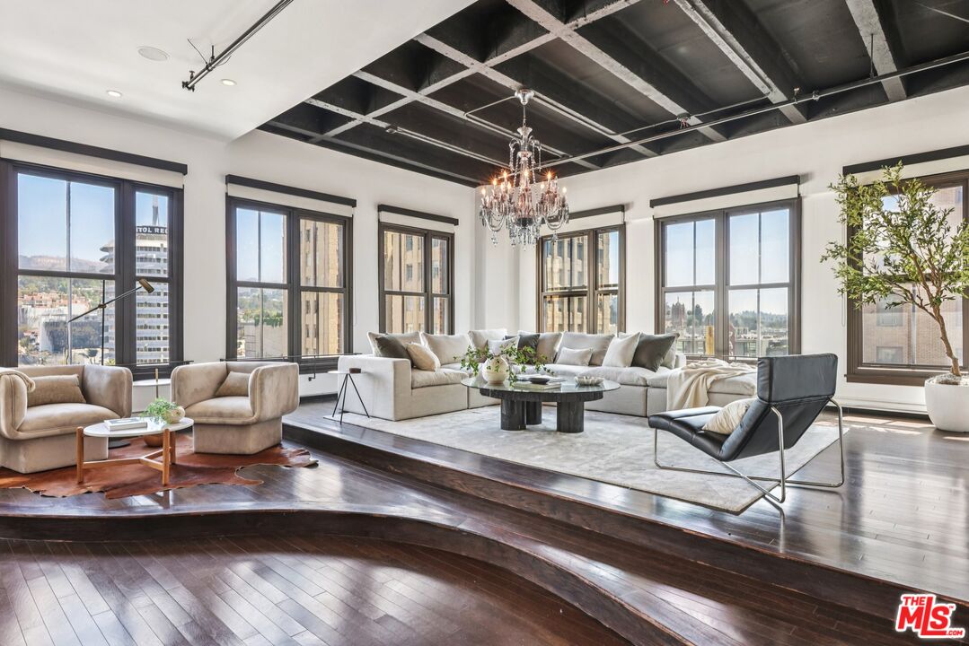 MLS #25561369 image #9