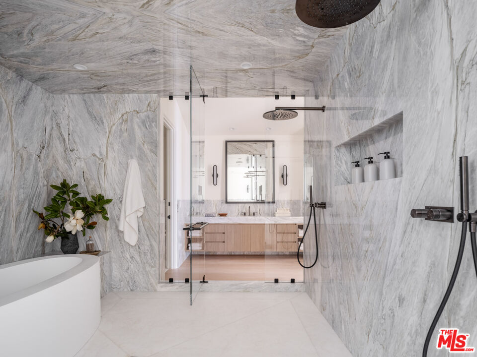 MLS #25561595 image #21