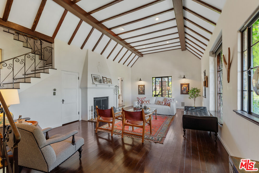 MLS #25561659 image #1