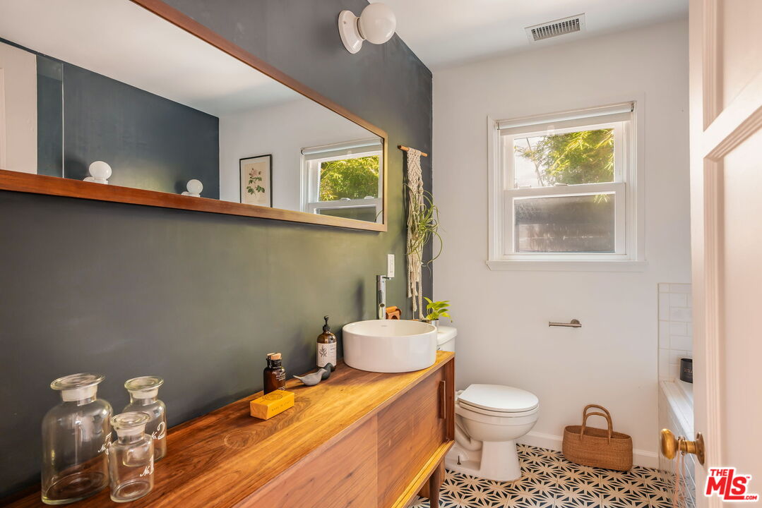 MLS #25561873 image #21