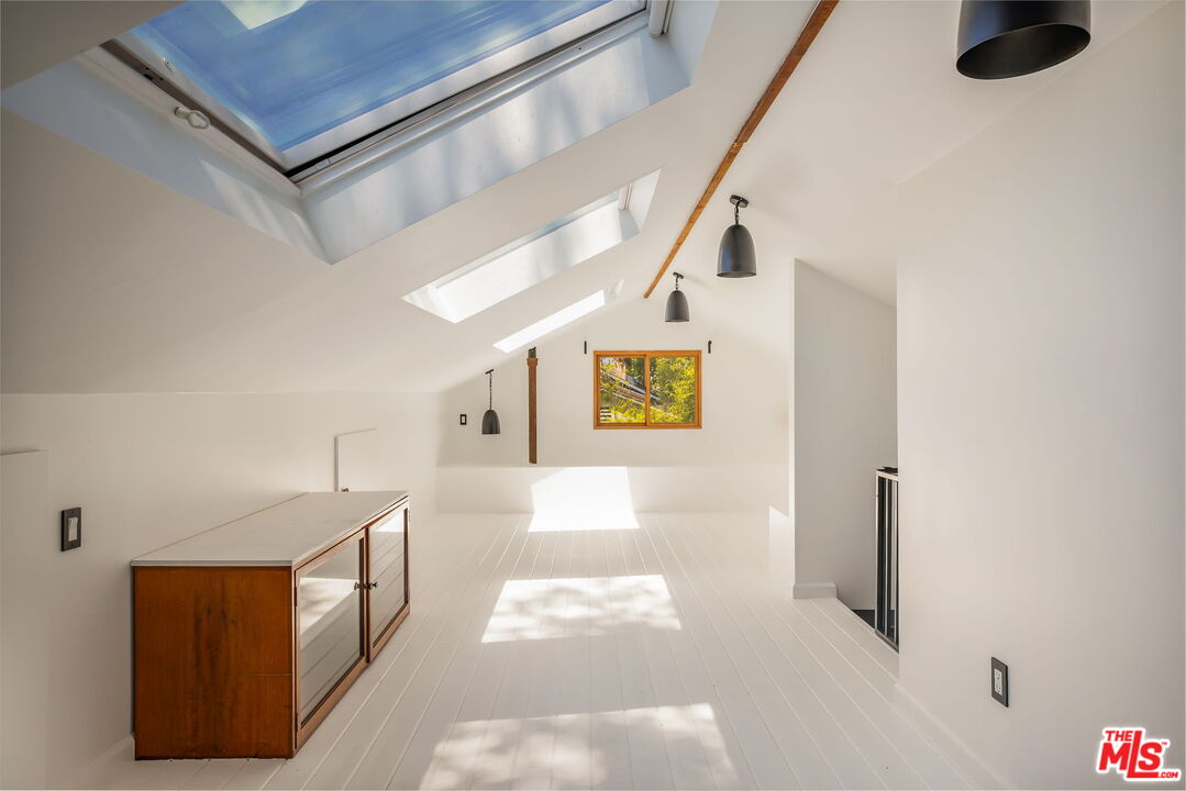 MLS #25561873 image #24