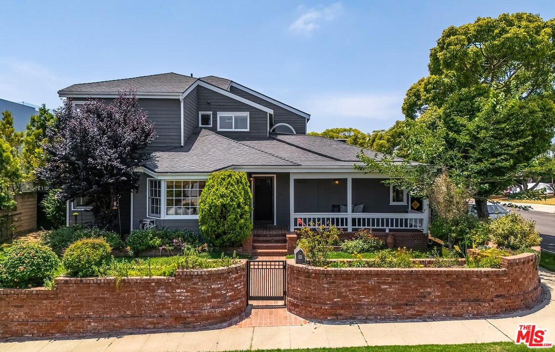 MLS #25561911 image #0