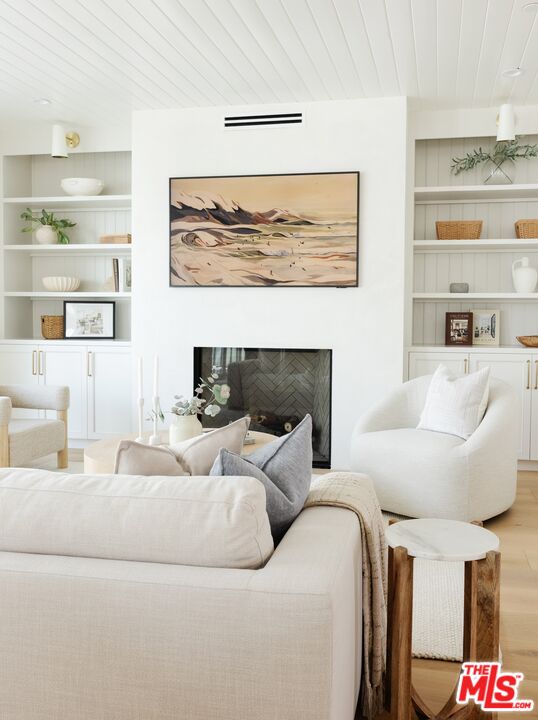 MLS #25562031 image #3