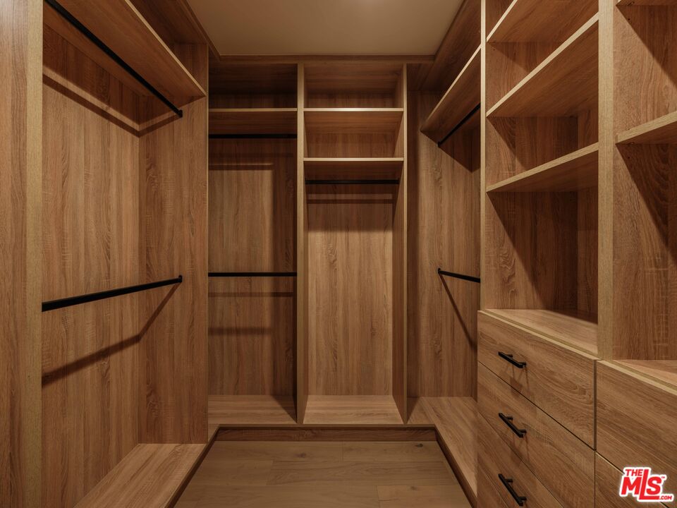 MLS #25562173 image #17