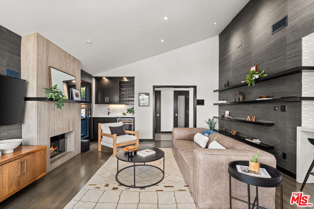 MLS #25562301 image #14