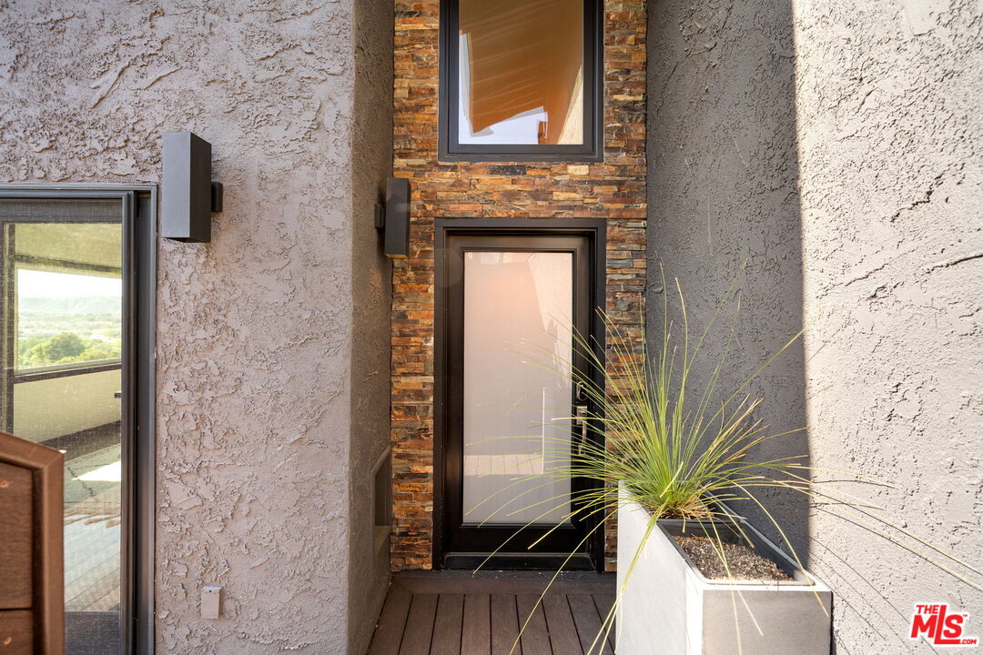 MLS #25562301 image #16