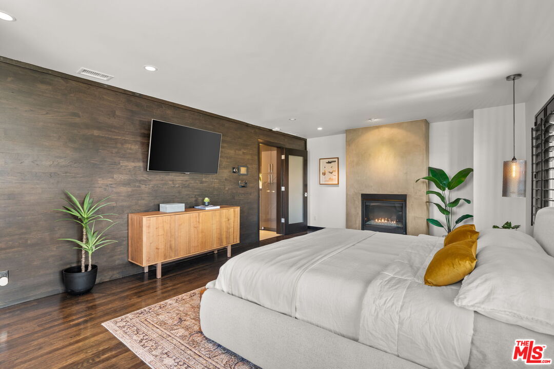 MLS #25562301 image #24