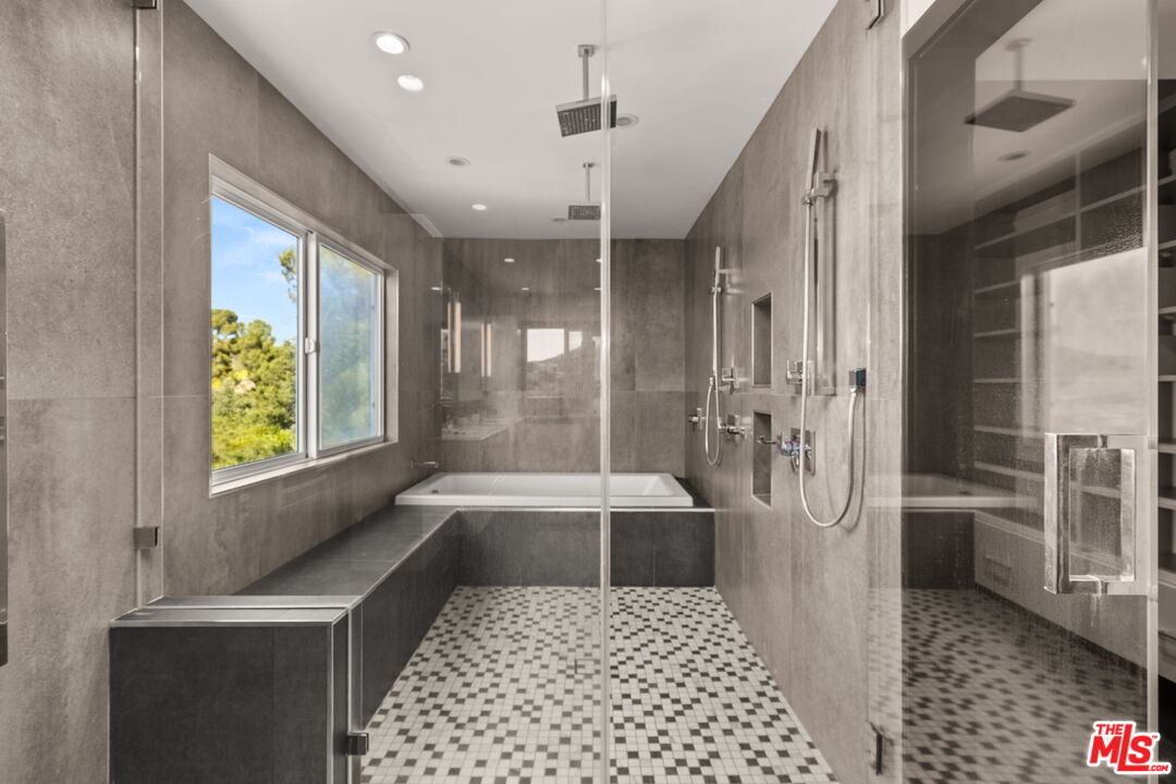 MLS #25562301 image #26