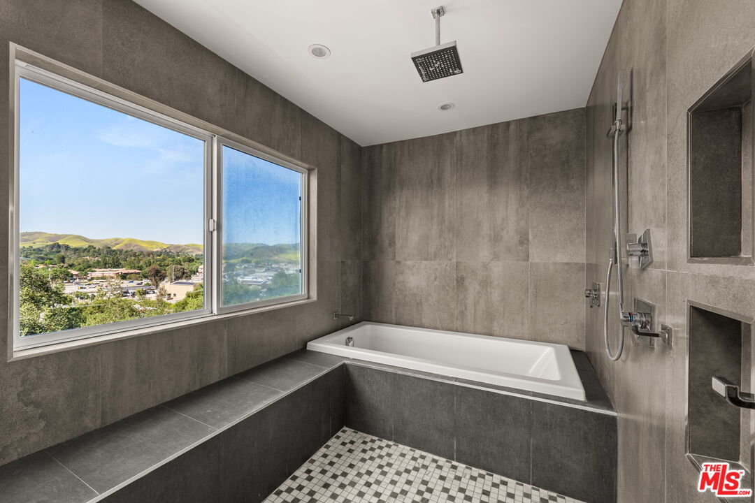 MLS #25562301 image #27