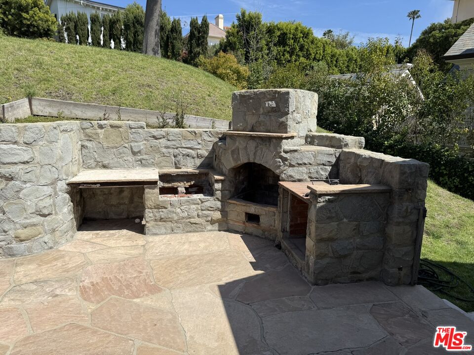 MLS #25562437 image #2