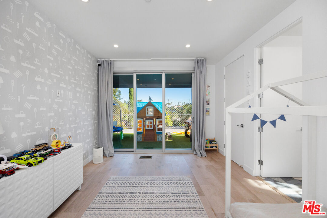 MLS #25562445 image #13