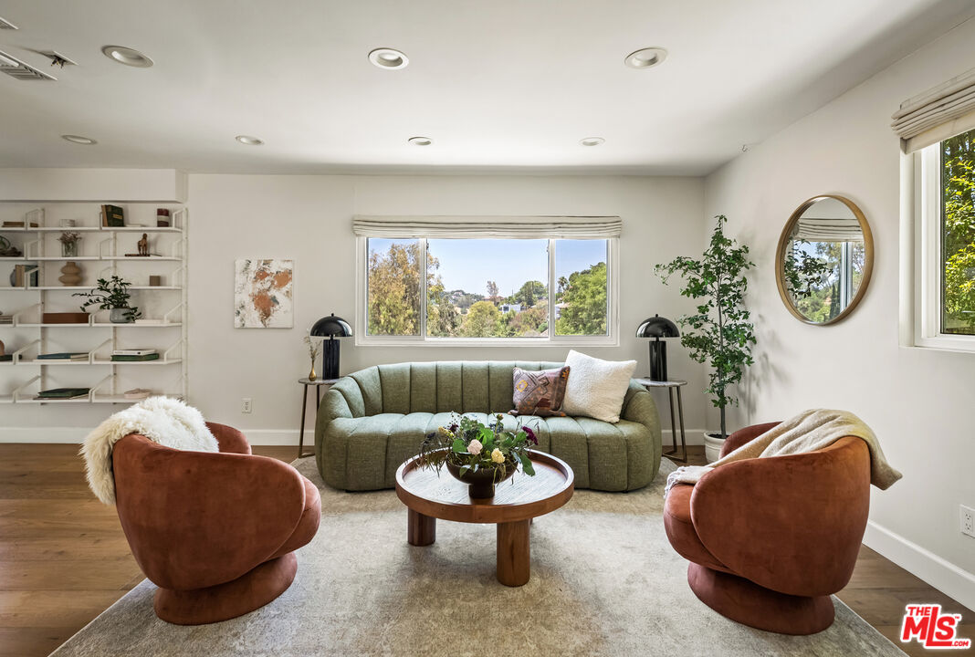 MLS #25562665 image #2