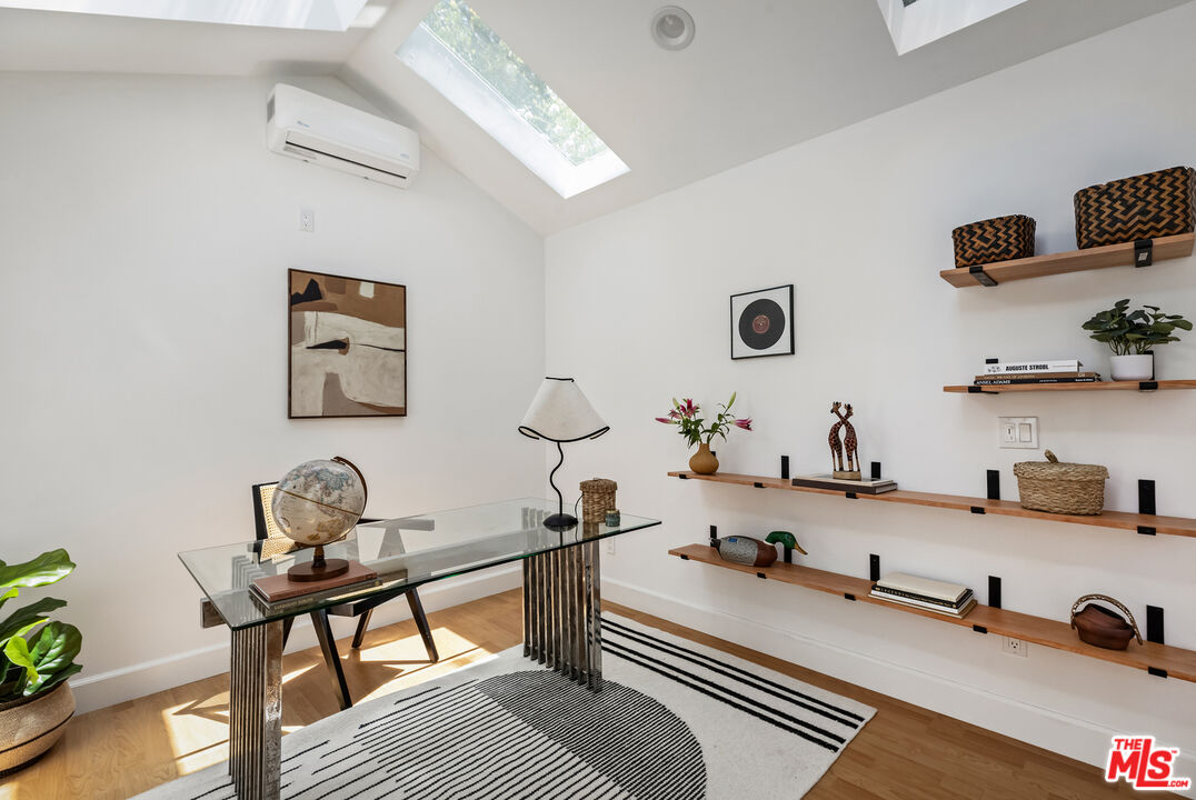 MLS #25562665 image #42