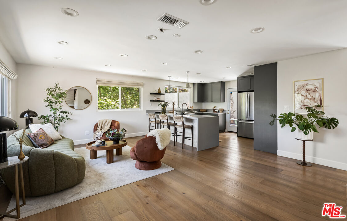 MLS #25562665 image #0