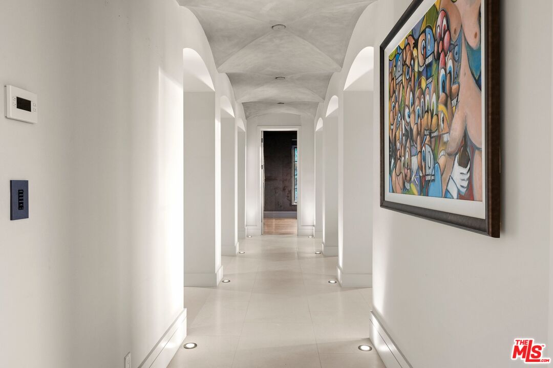 MLS #25562957 image #32