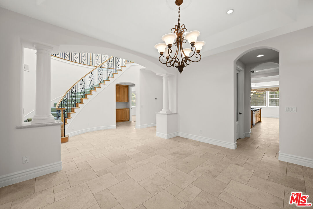 MLS #25563131 image #24