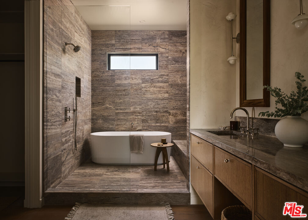 MLS #25563167 image #18