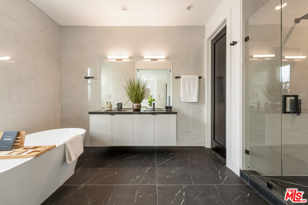 MLS #25563891 image #18