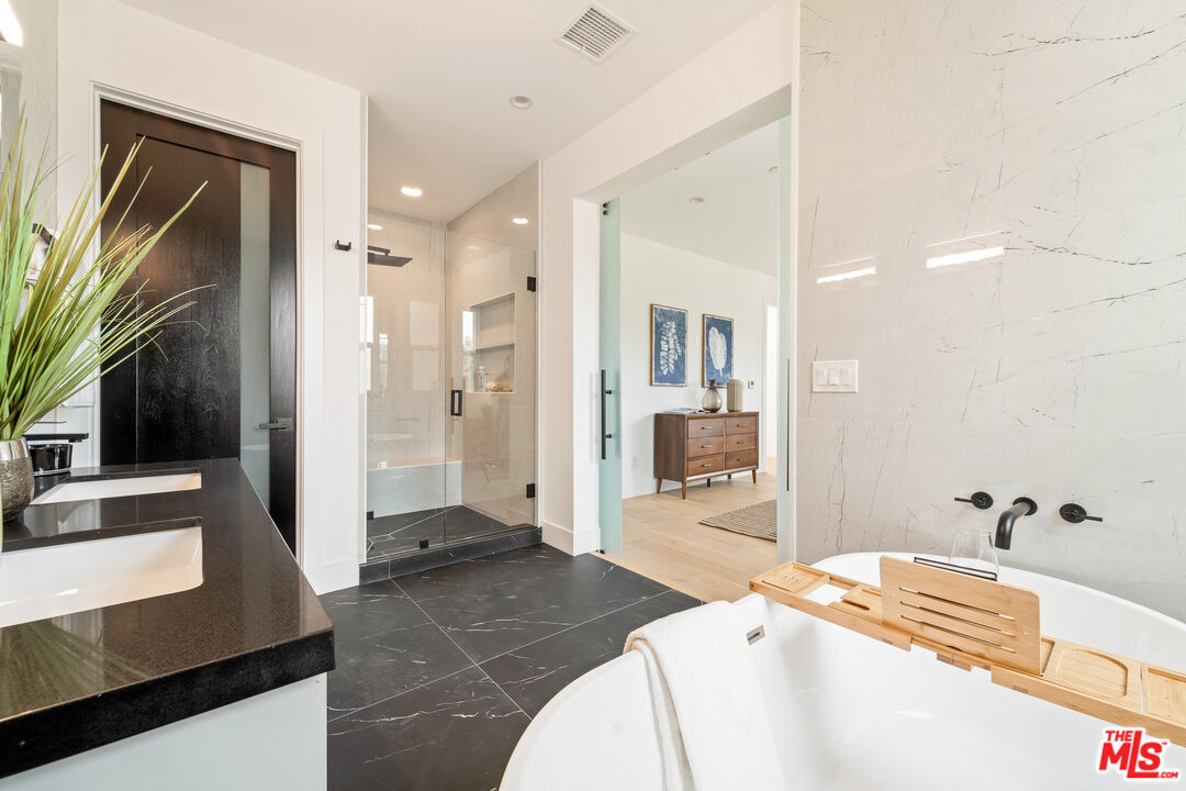 MLS #25563891 image #20