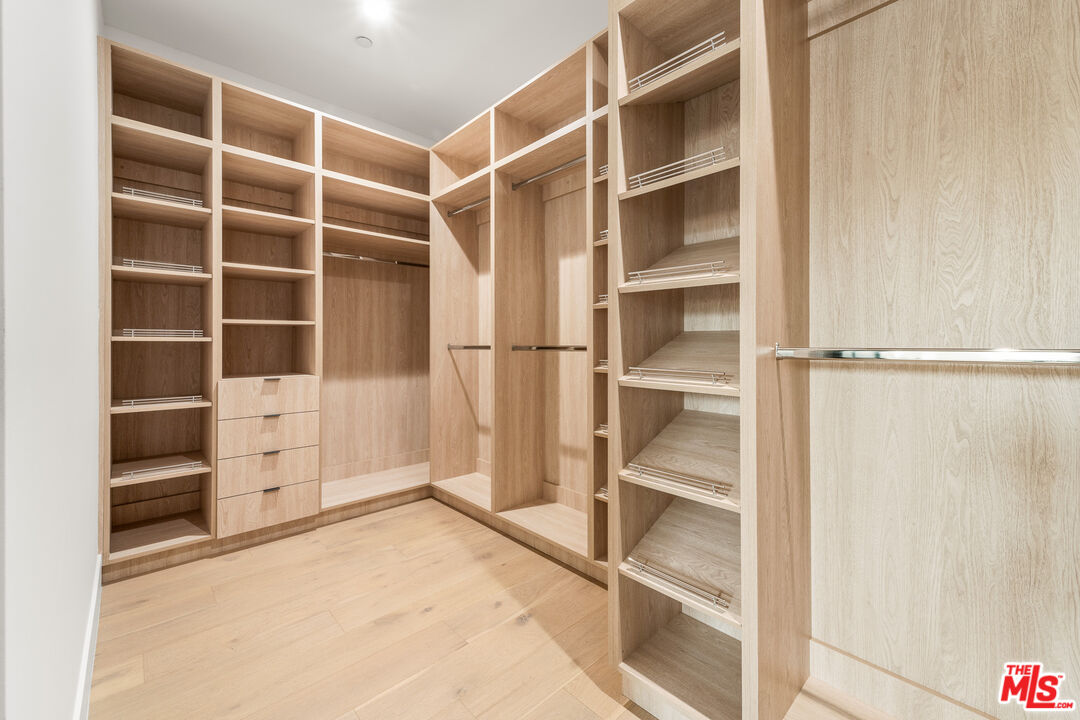 MLS #25563891 image #21