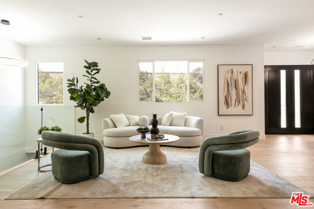 MLS #25563891 image #2