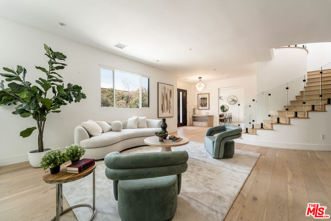 MLS #25563891 image #3