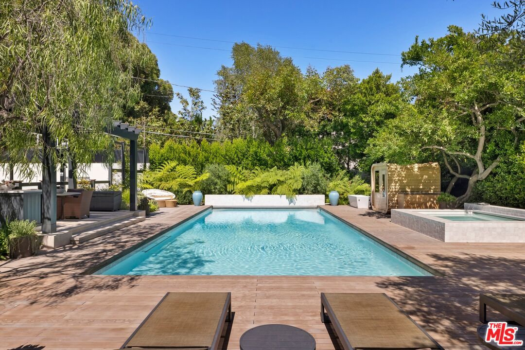 MLS #25564843 image #11