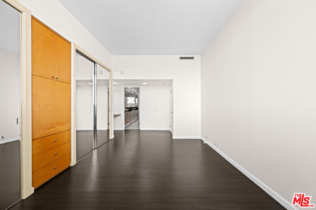 MLS #25565117 image #24