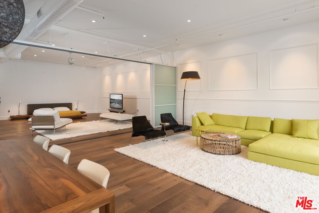 MLS #25565407 image #17