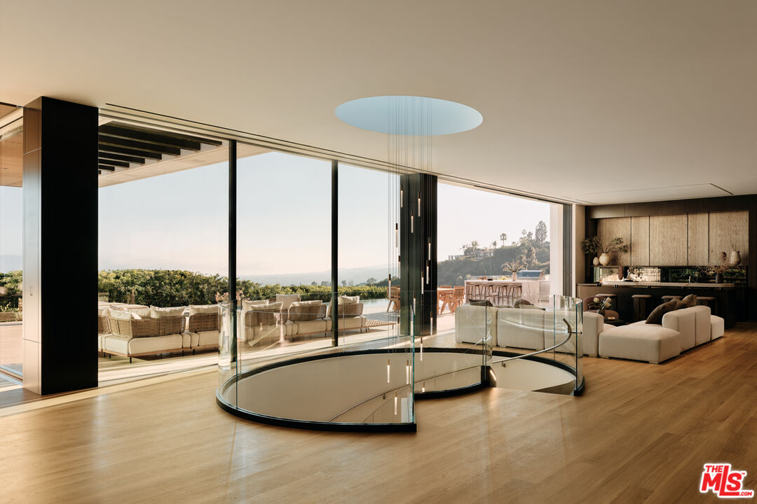 MLS #25565439 image #2