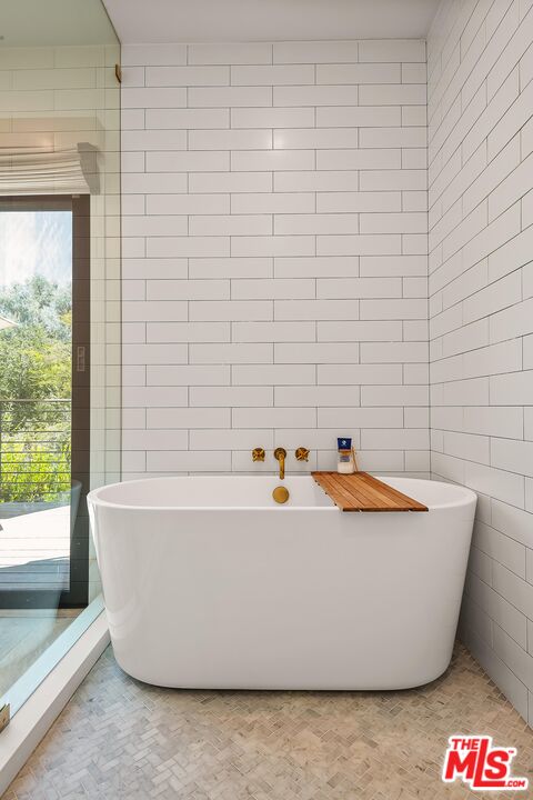 MLS #25565461 image #24