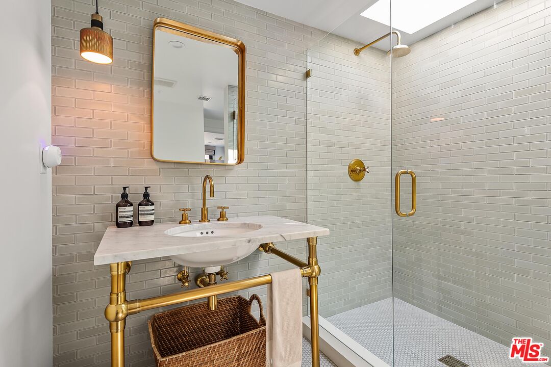 MLS #25565461 image #30