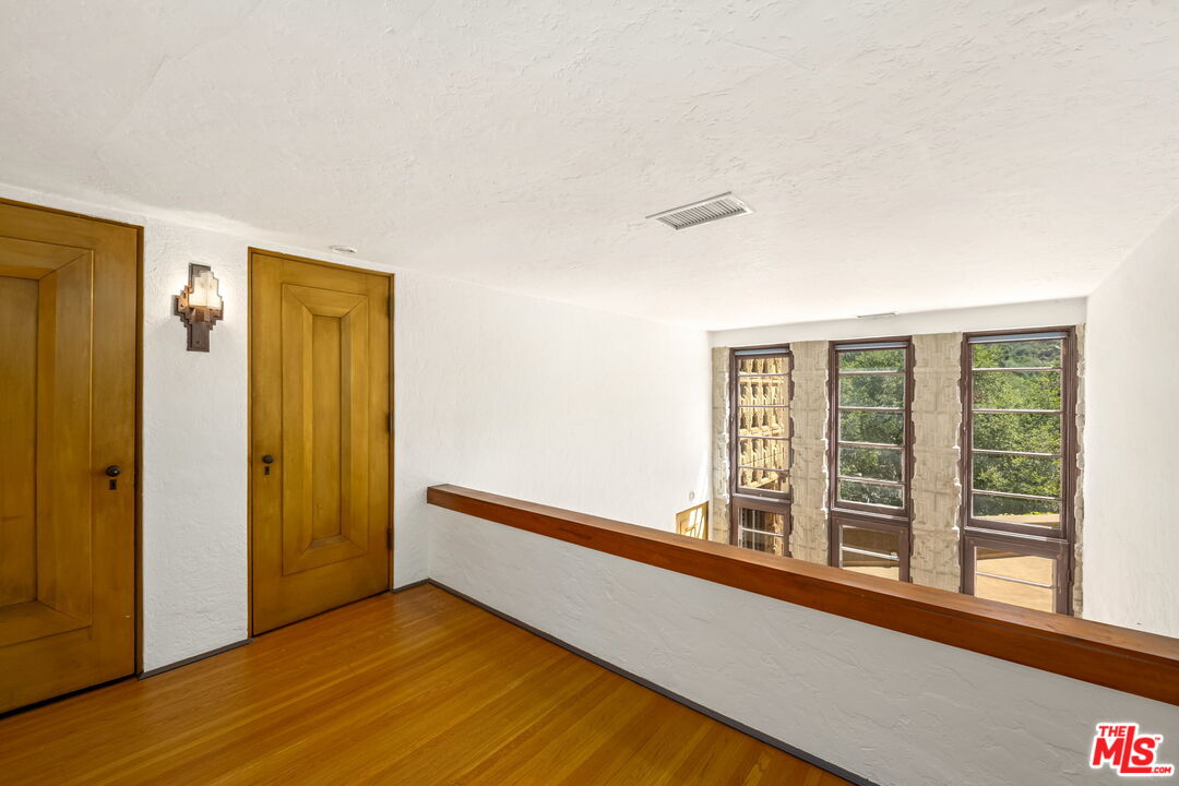 MLS #25565545 image #18