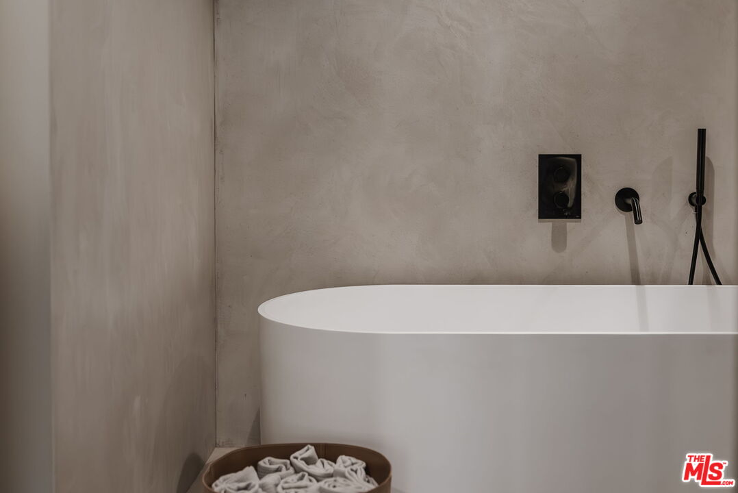 MLS #25565611 image #11