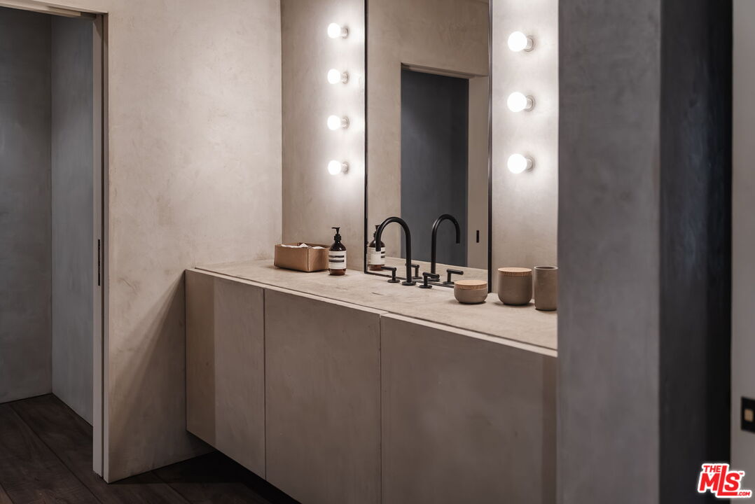 MLS #25565611 image #13