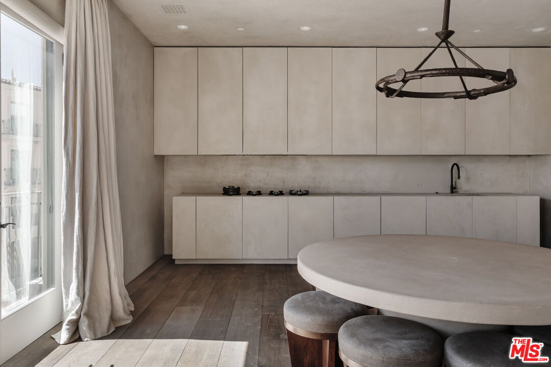 MLS #25565611 image #1