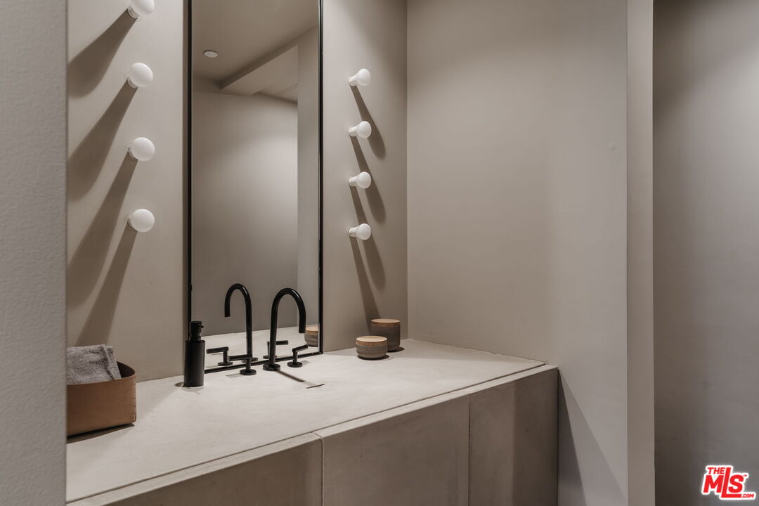 MLS #25565611 image #5