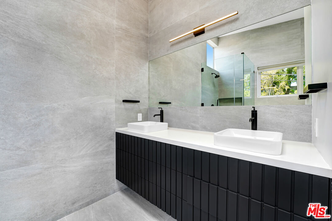 MLS #25565739 image #16