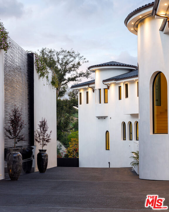 MLS #25565741 image #1