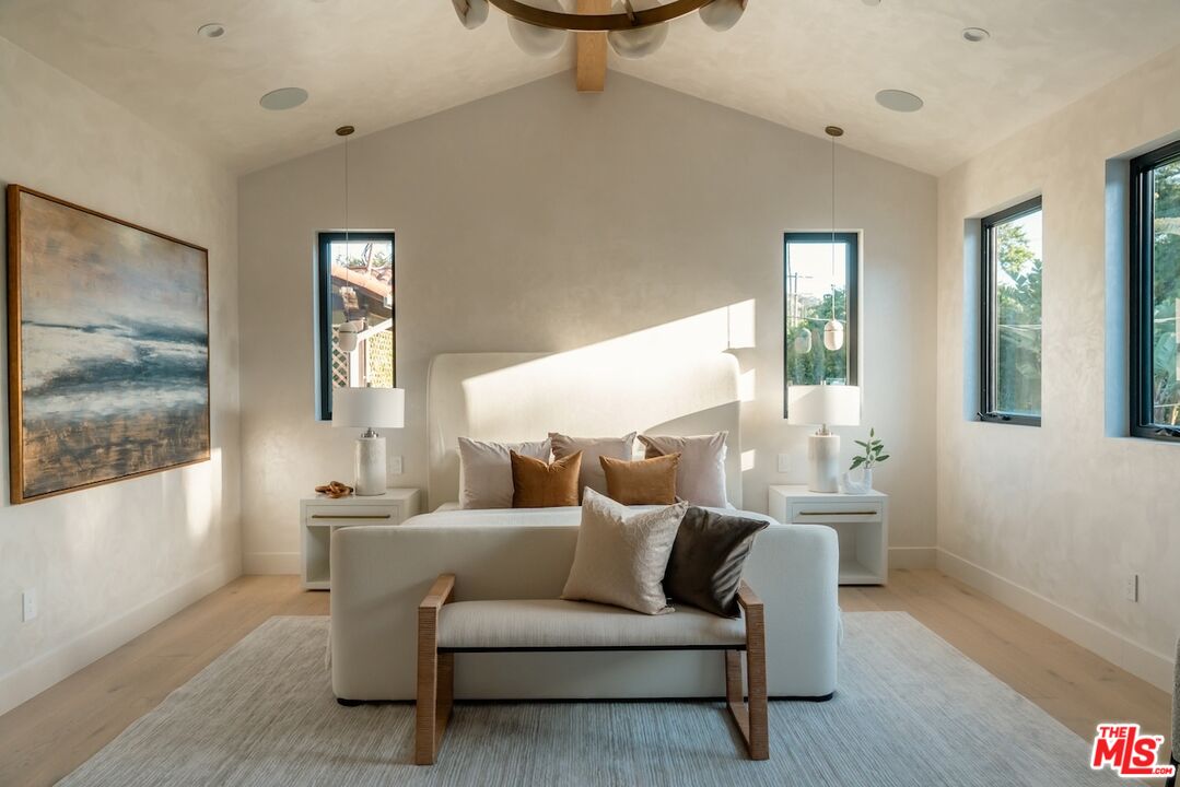 MLS #25565797 image #16