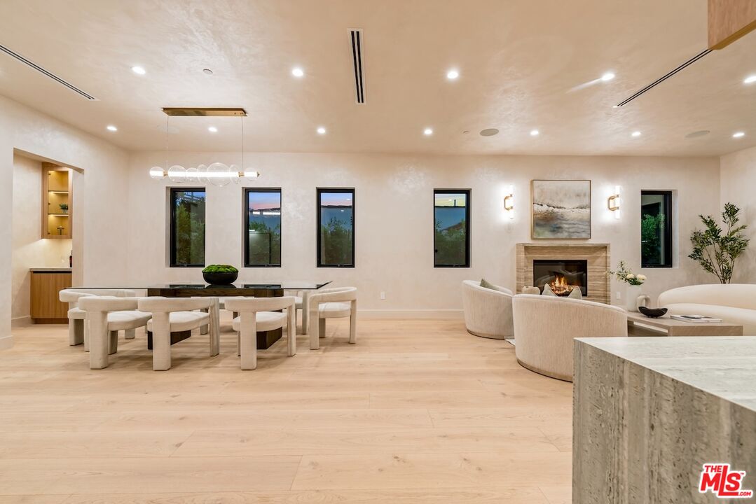 MLS #25565797 image #17