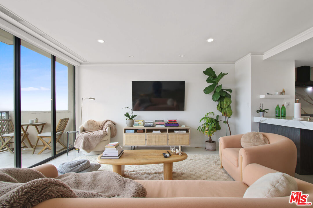 MLS #25565819 image #2